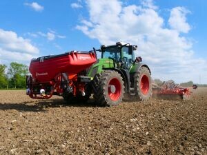 Kverneland-Rotago-4060-F-f-drill-CB-F-field-0004-jpg-hijemnasy0 (1)